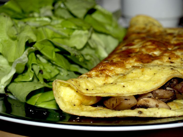 Keto vs Low-Carb: What Is the Difference?